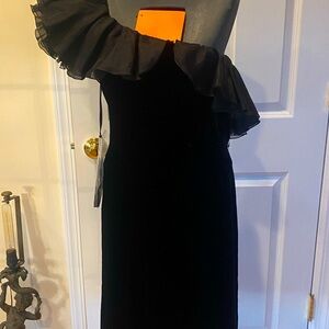 Armani dress ,IT 44, US 8.
Black velvet and silk